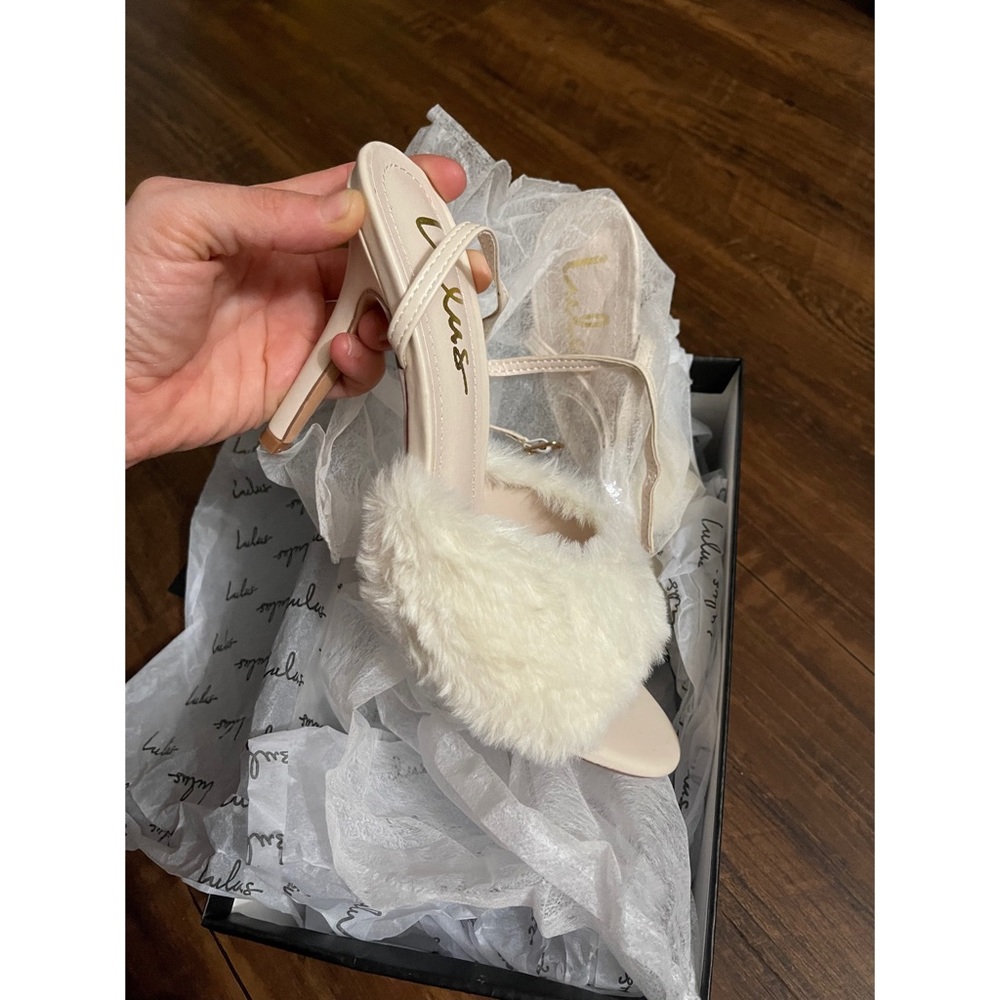 Lulus furry heel sandals 7.5 - Picture 4 of 6